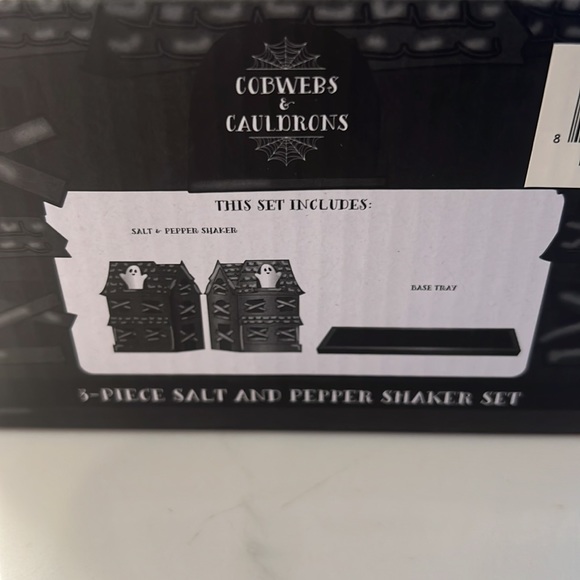 Cobwebs & Cauldrons Haunted House salt and pepper, shakers w/ tray - Picture 4 of 5